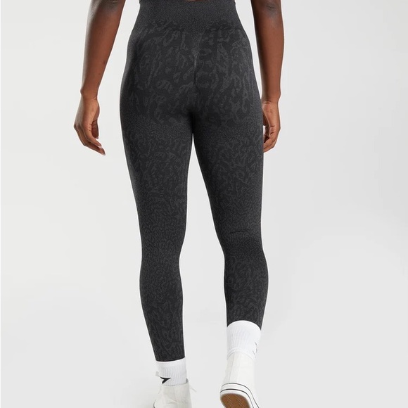 Gymshark Adapt Animal Reef in Black color - Picture 10 of 10